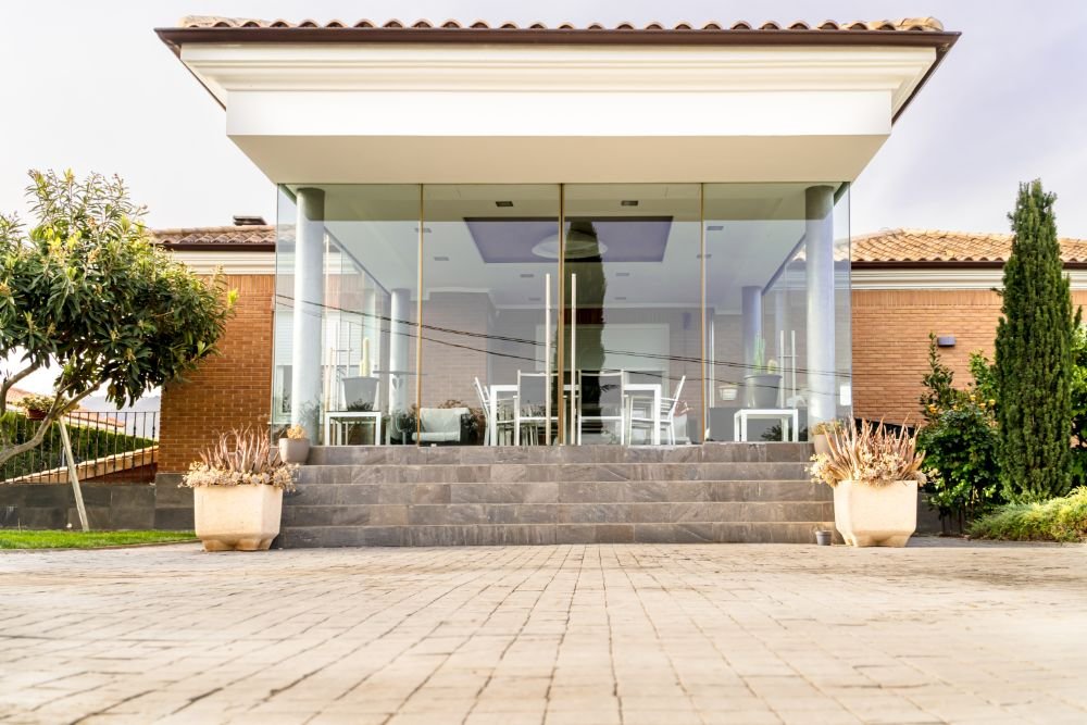 Read more about the article Why Buying Real Estate Instead of REITs Is Boneheaded