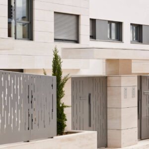 Read more about the article Make Money With Real Estate: An Introduction