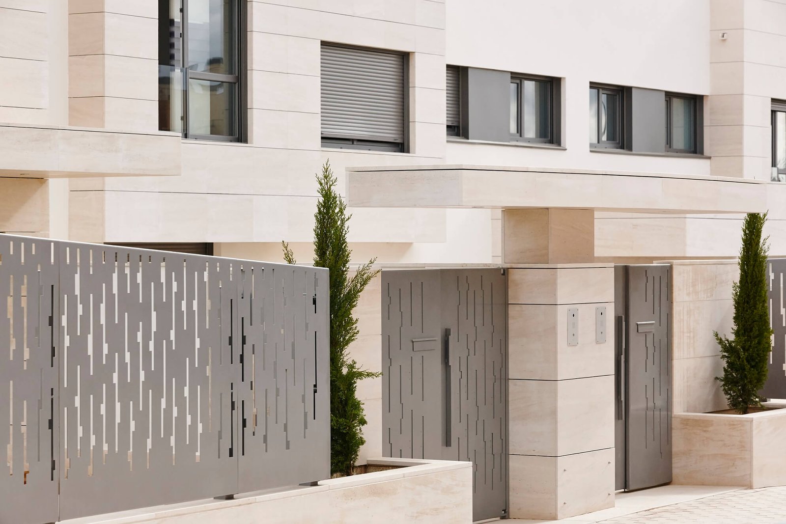 Read more about the article Make Money With Real Estate: An Introduction
